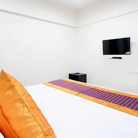 Asian Suites Tulsi Aura Нави Мумбаи Экстерьер фото
